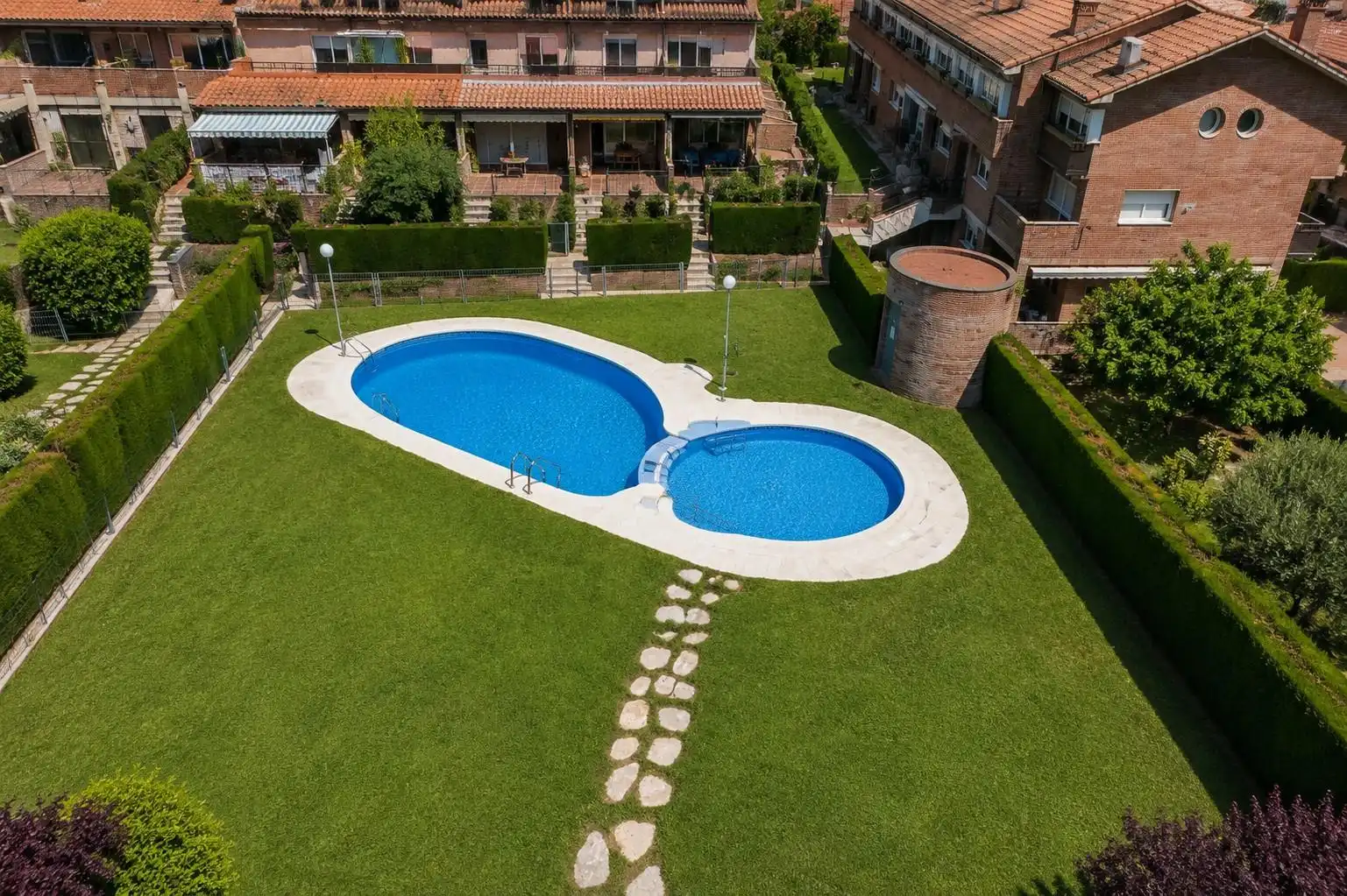 Piscina de Casa o xalet en venda en Castellar del Vallès amb Aire condicionat, Calefacció i Jardí privat