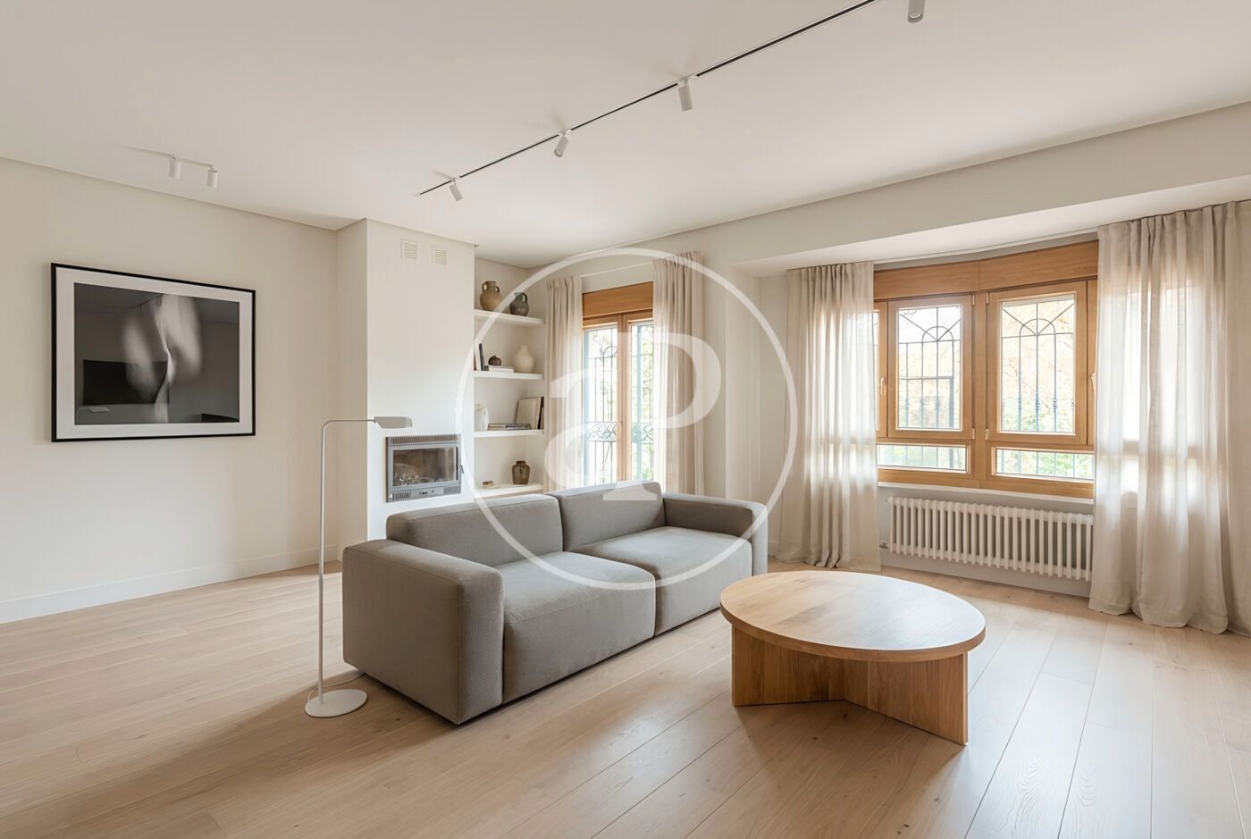 Sala d'estar de Casa adosada en venda en  Madrid Capital amb Aire condicionat, Calefacció i Jardí privat