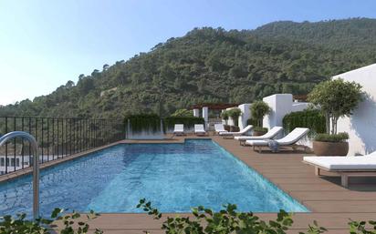 Piscina de Apartament en venda en Benahavís amb Terrassa