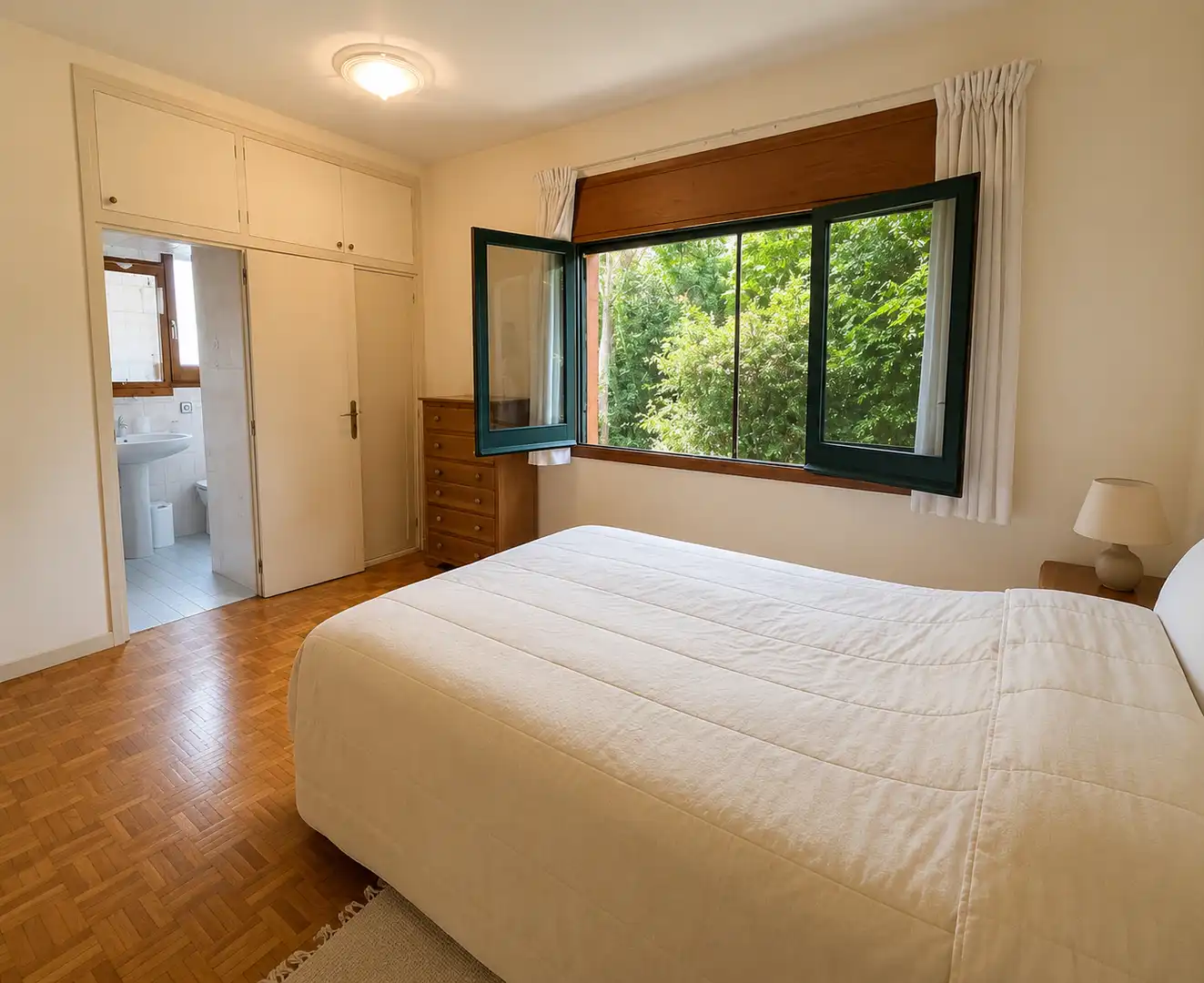 Habitación de Casa o chalet en venta en Pineda de Mar con Calefacción, Jardín privado y Parquet
