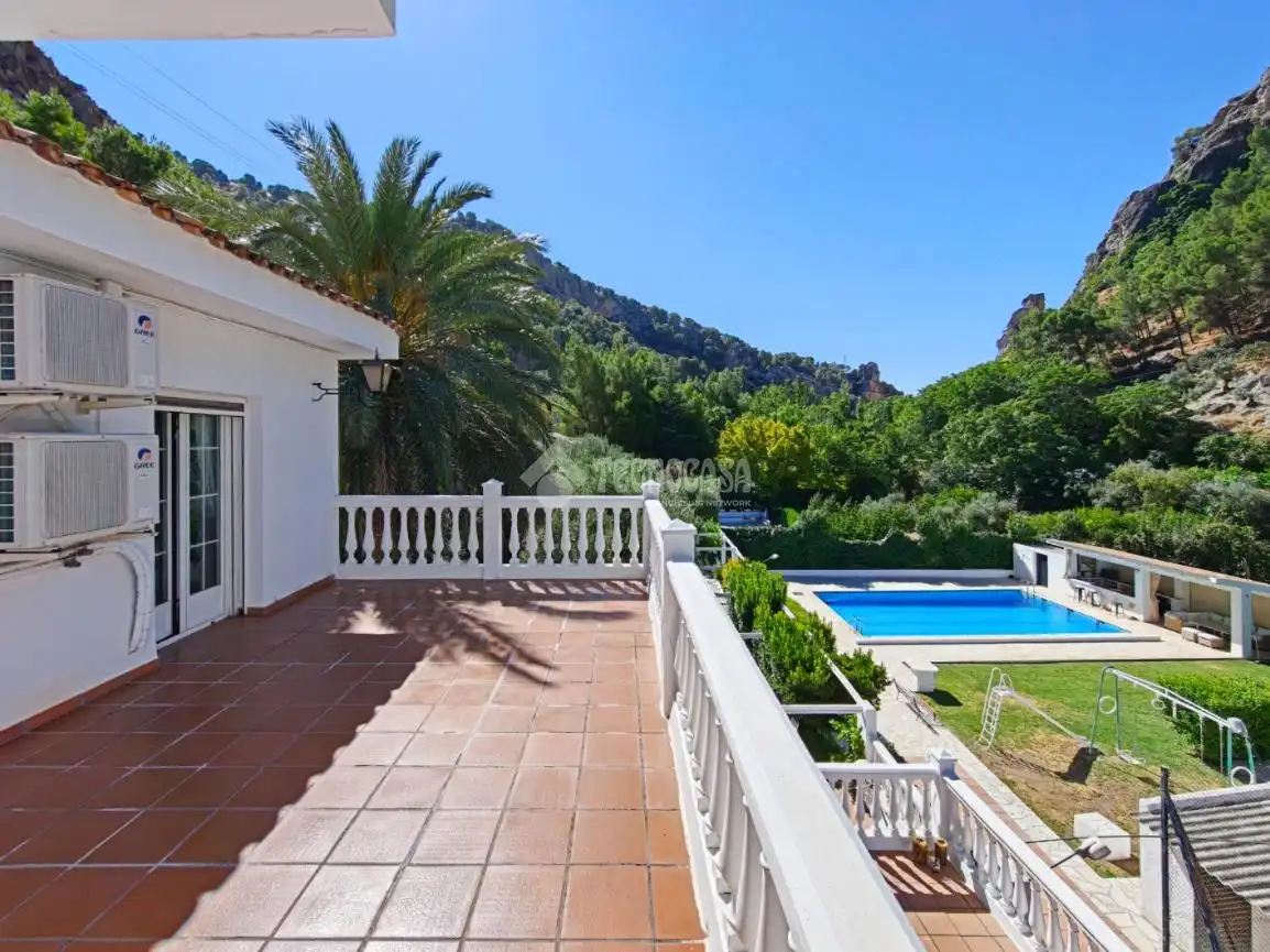 Vista exterior de Finca rústica en venda en Pegalajar amb Aire condicionat, Calefacció i Terrassa