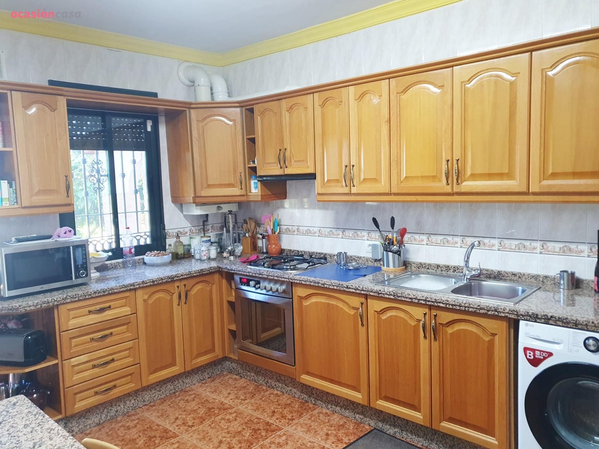 Cuina de Casa o xalet en venda en  Córdoba Capital amb Aire condicionat, Calefacció i Jardí privat