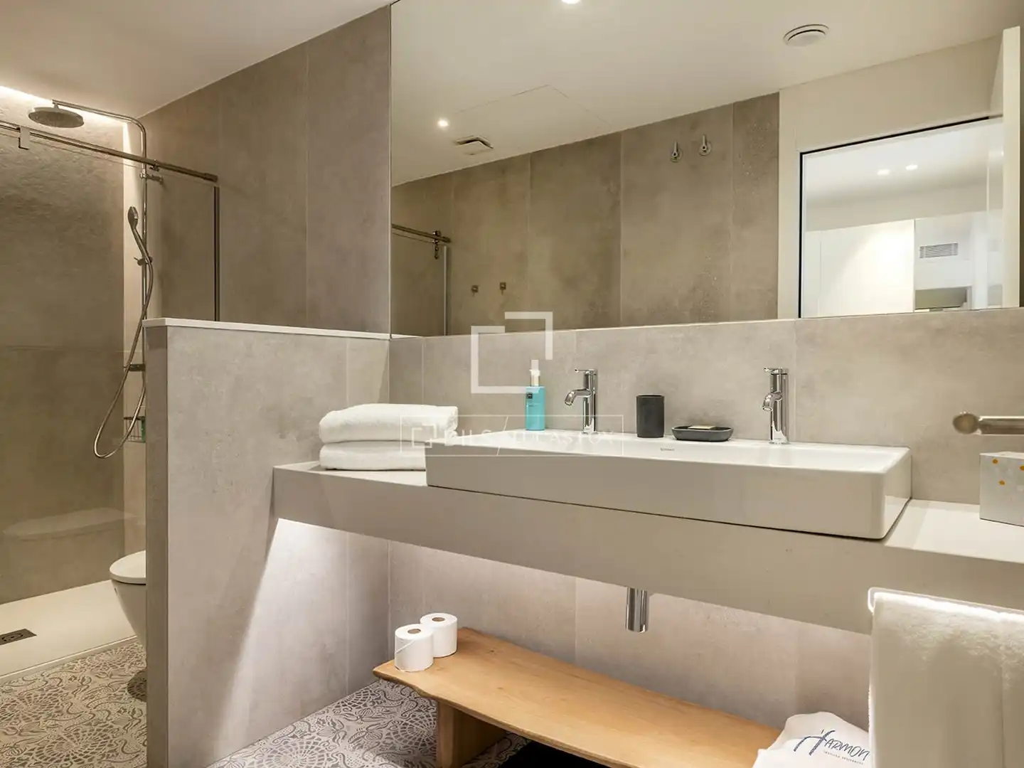 Bathroom of Flat for rent in Barcelona  with Air Conditioner, Heating and Parquet flooring