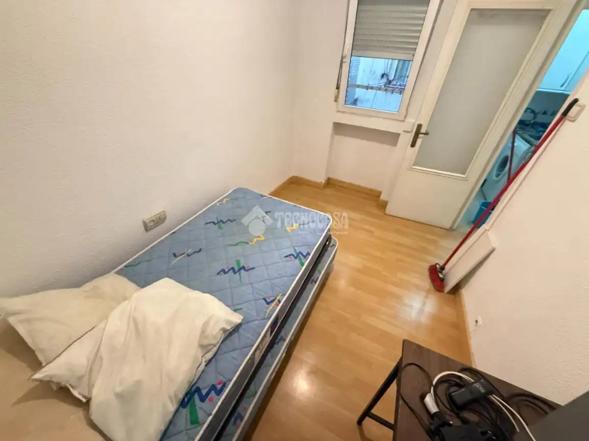 Bedroom of Flat for sale in Madrid
