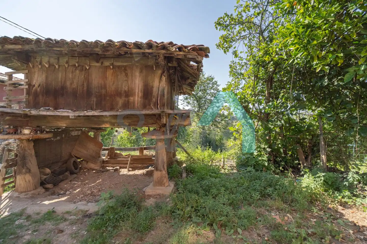 Exterior view of Houses for sale in Parres  with Heating, Private garden and Storage room