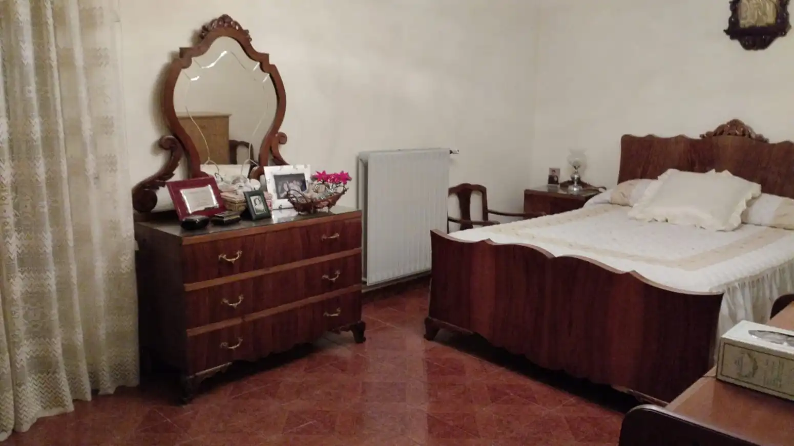 Dormitori de Casa adosada en venda en El Redal amb Calefacció i Jardí privat