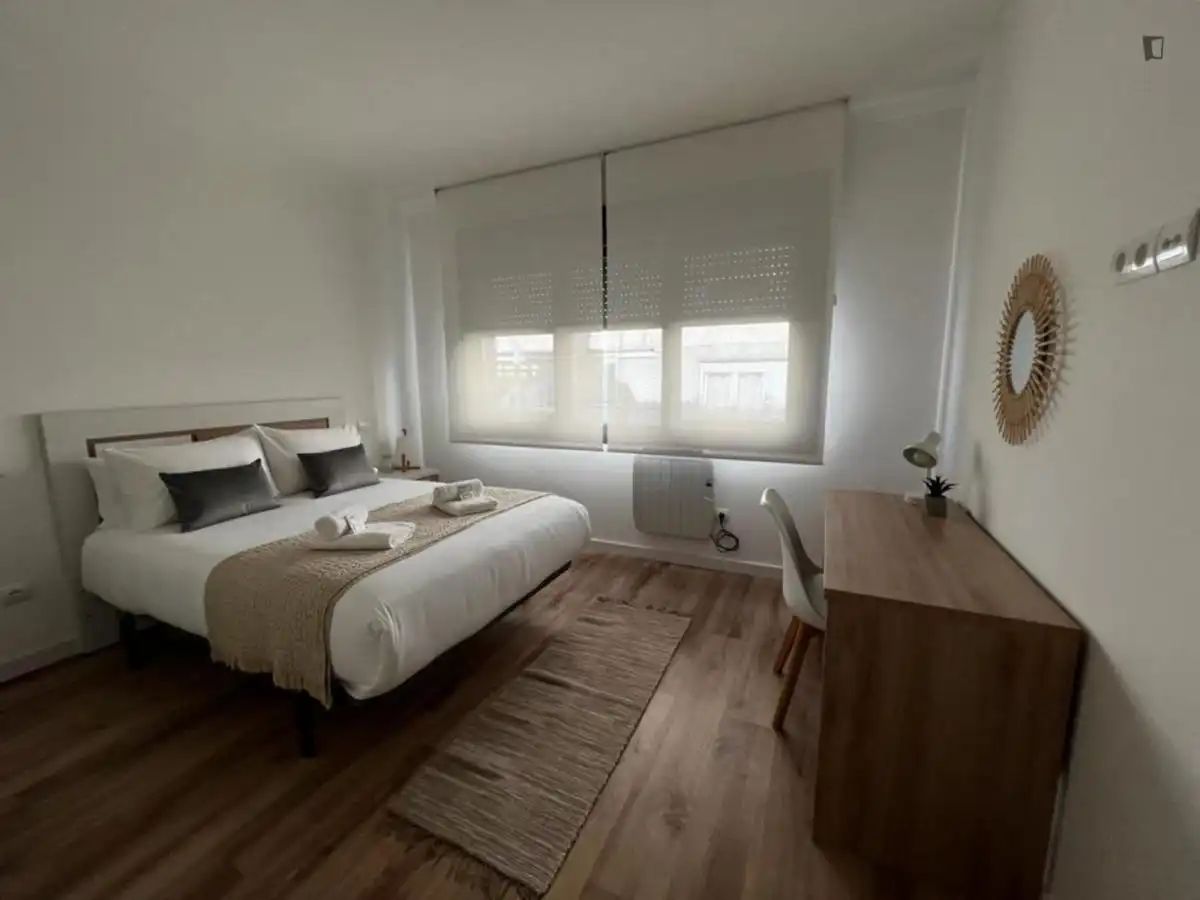 Habitación de Apartamento de alquiler en Vigo  con Calefacción, Amueblado y Horno