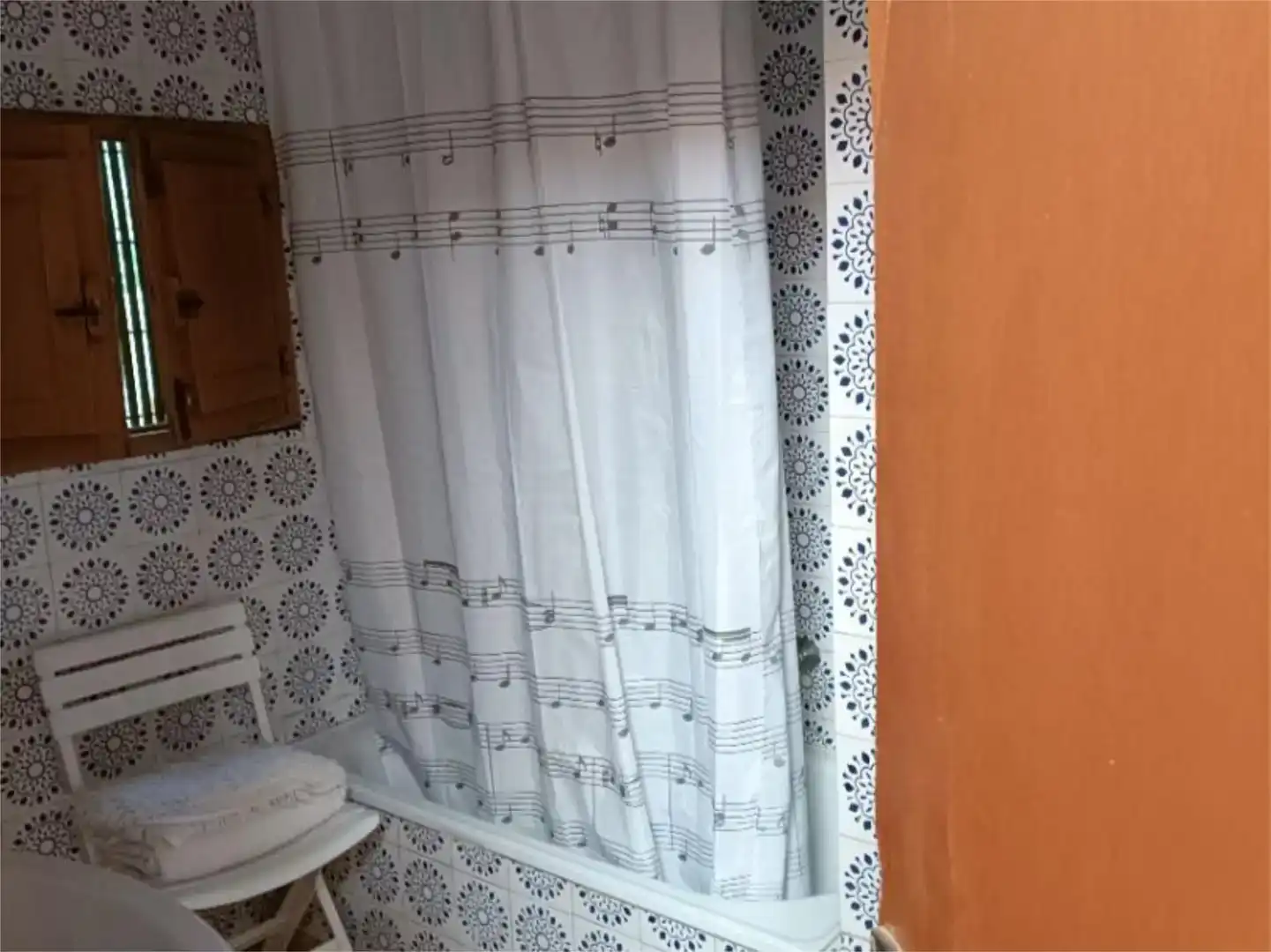Bany de Pis en venda en Trasierra amb Jardí privat, Traster i Moblat