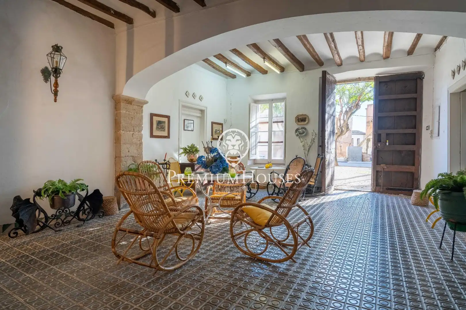 Houses for sale in La Secuita  with Terrace, Storage room and Balcony