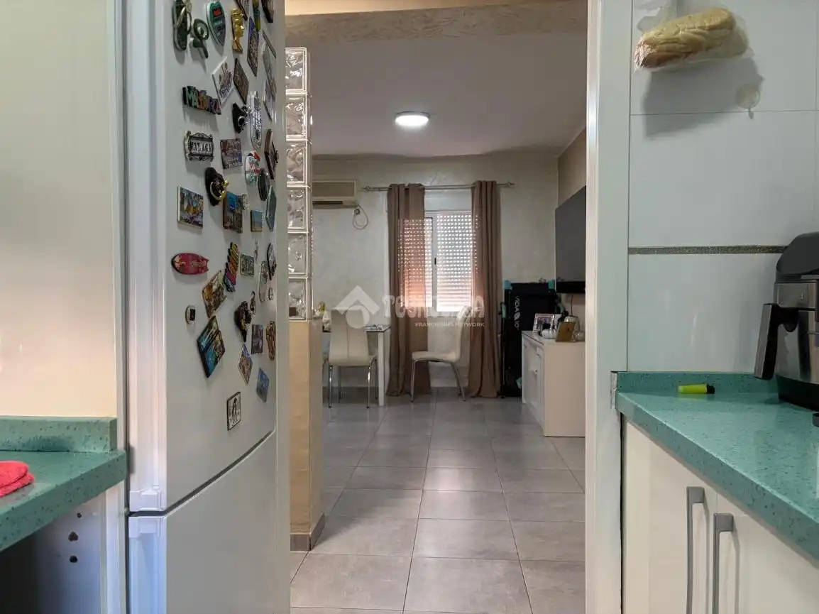 Cocina de Piso en venta en Sevilla con Aire acondicionado