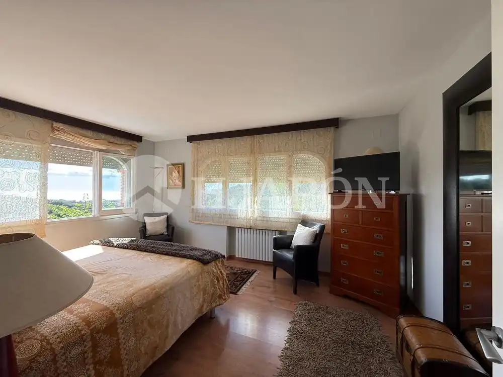 Bedroom of Houses for sale in Alella  with Heating, Private garden and Terrace
