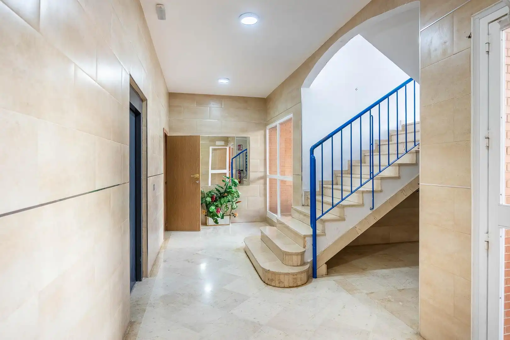 Piso en venta en Sevilla con Aire acondicionado, Amueblado y Balcón
