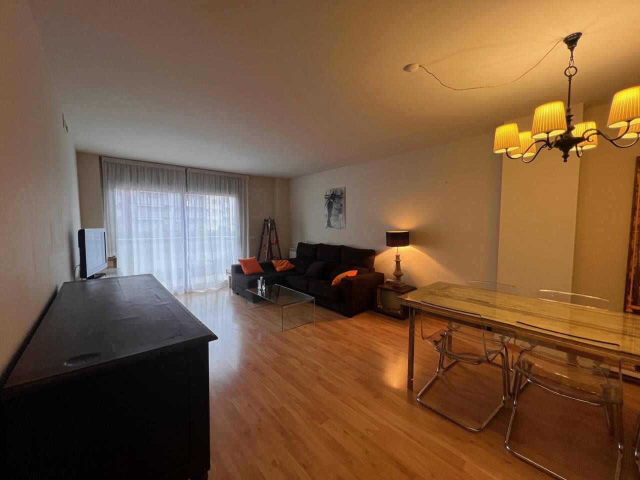 Living room of Flat to rent in Manresa  with Air Conditioner, Heating and Parquet flooring