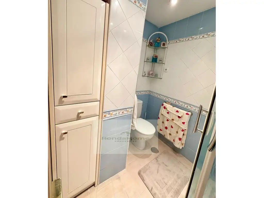 Piso en venta en Calle Carmen Montes, La Carihuela - Los Nidos
