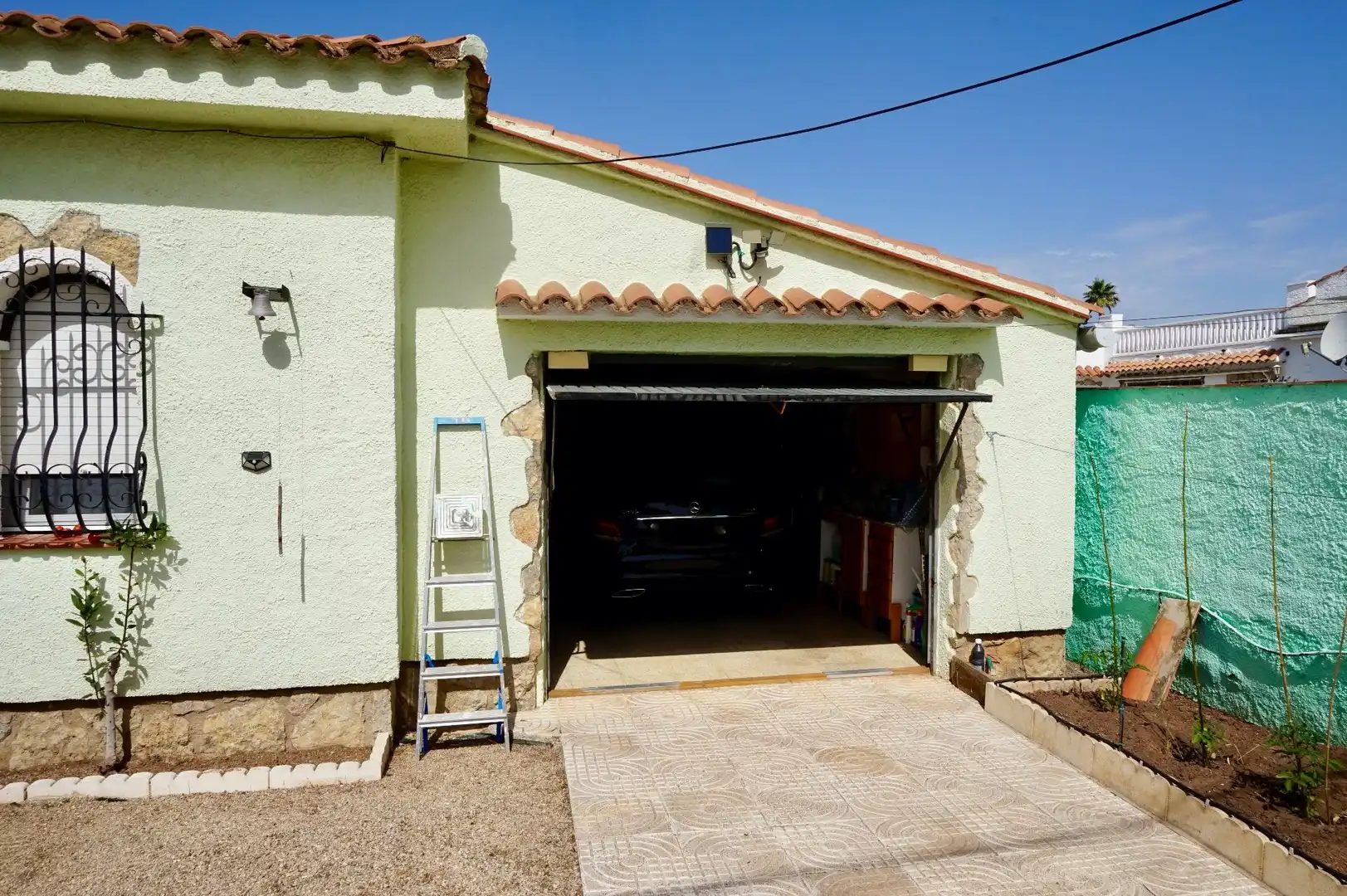 Aparcament de Casa o xalet en venda en Mont-roig del Camp amb Calefacció, Jardí privat i Traster
