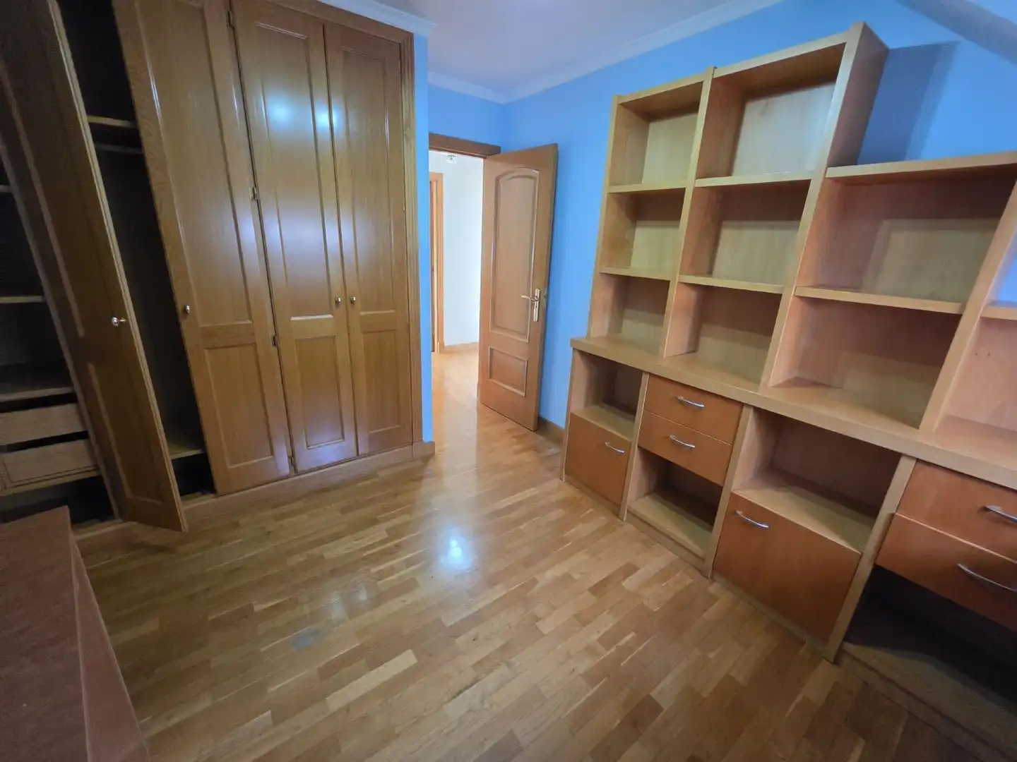 Habitación de Piso en venta en A Coruña Capital  con Calefacción, Terraza y Trastero
