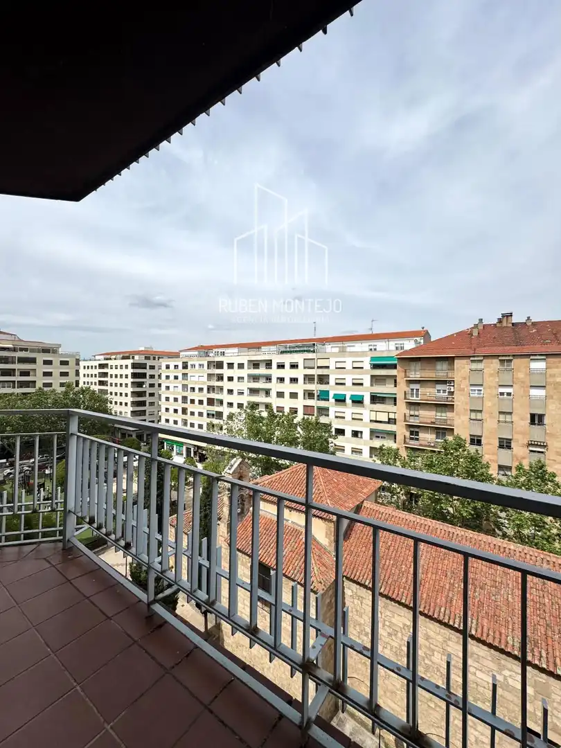 Flat for rent in Villamayor, Carmelitas