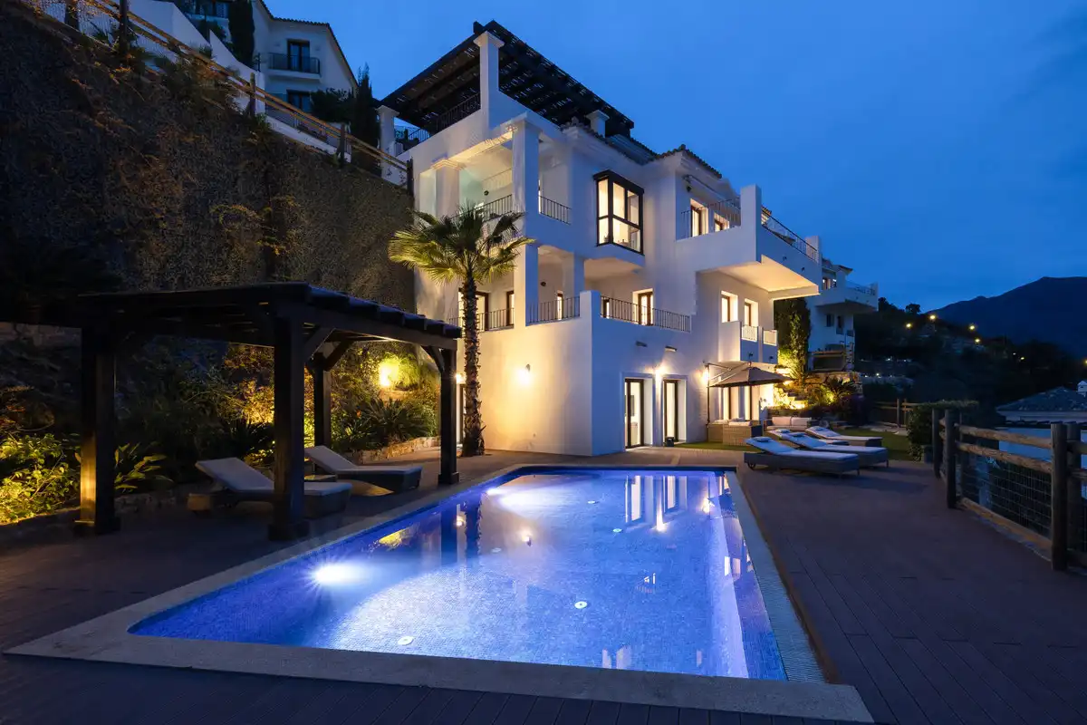 Casa con piscina en venta en Benahavís pueblo, imagen 3
