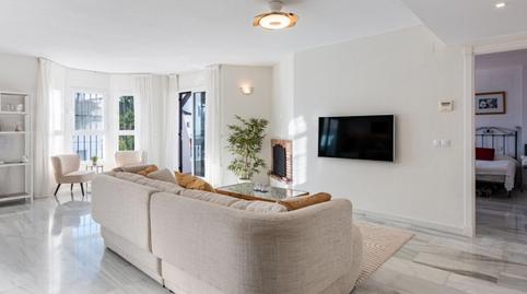 Photo 2 of Apartments for sale in Urbanización Los Naranjos de Marbella, 45, La Dama de Noche - La Alzambra, Marbella