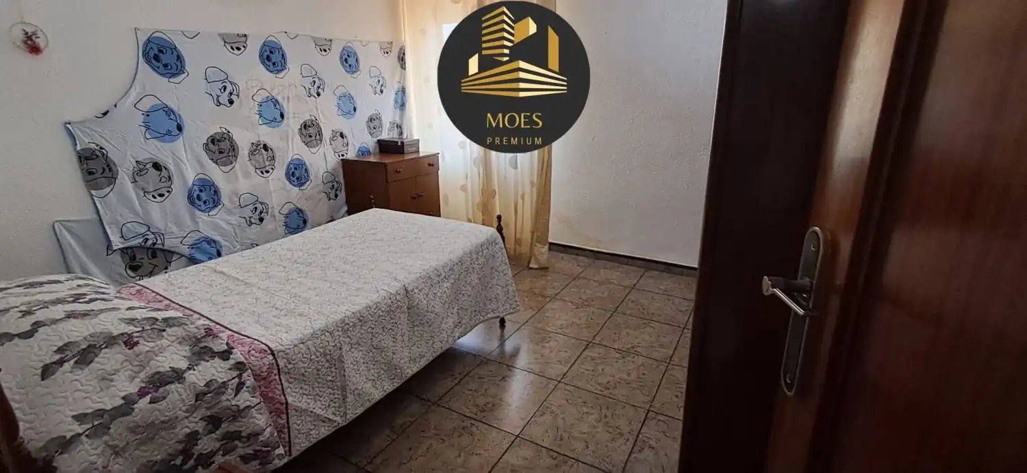 Dormitori de Pis en venda en Jaén amb Aire condicionat i Balcó