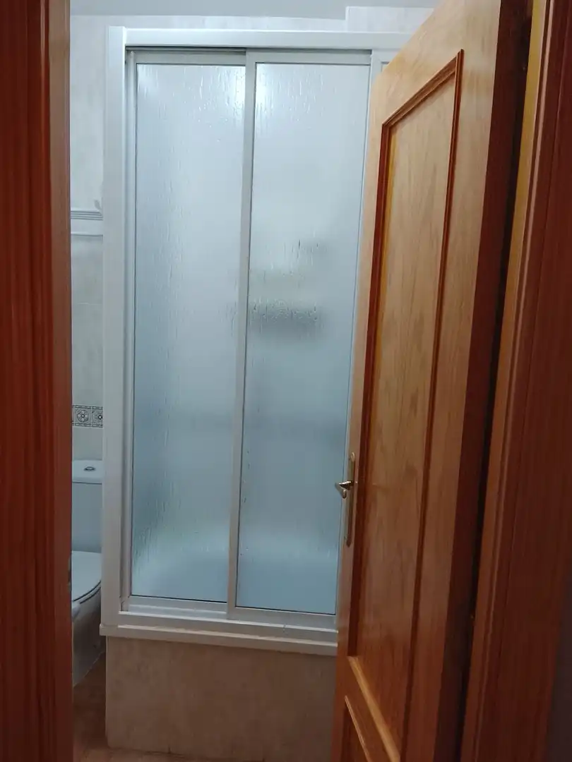 Baño de Apartamento en venta en Madrigal de la Vera con Aire acondicionado y Amueblado