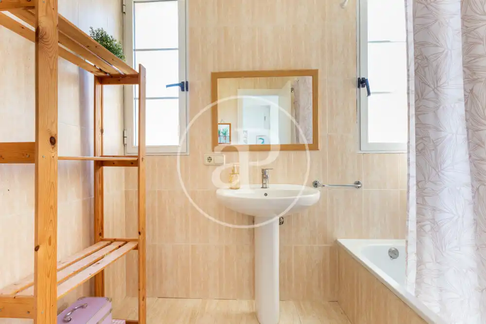 Bathroom of Houses for sale in Chiva  with Heating, Private garden and Terrace