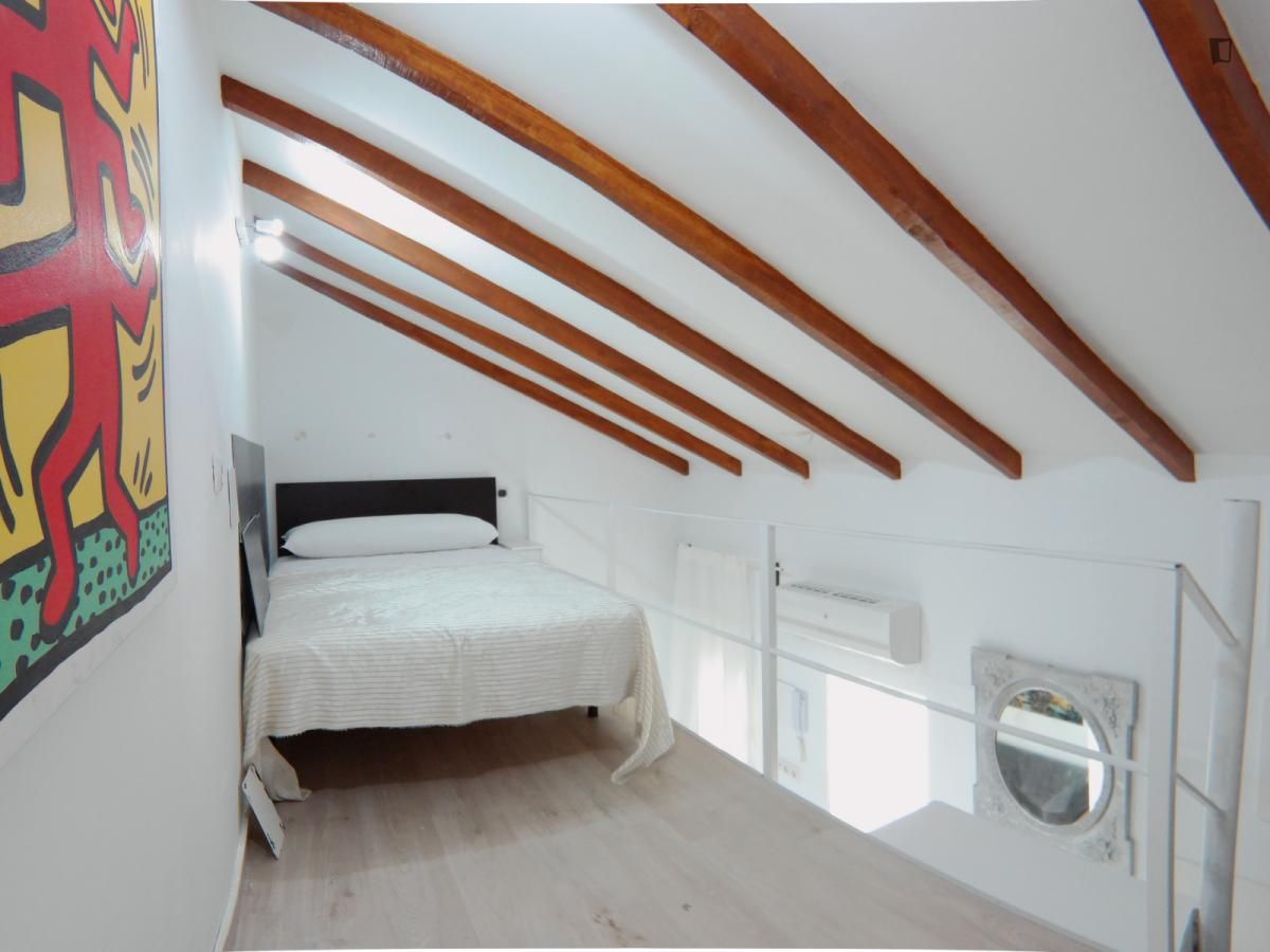 Apartment to share in Almendrales