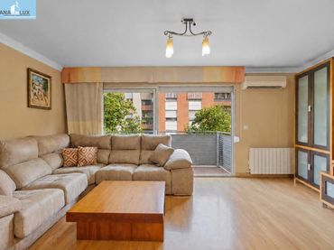 Penthouse mit Balkon zum Verkauf in Calle Cristóbal de Morales