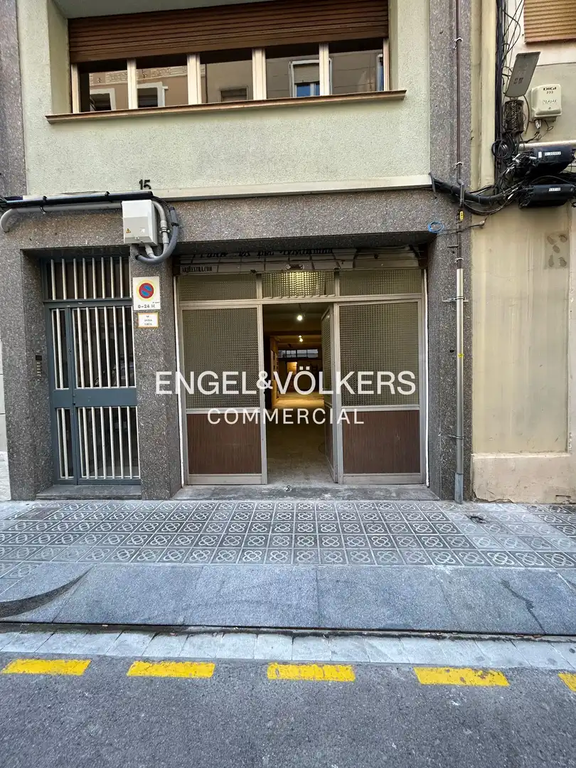 Vista exterior de Local en venta en Barcelona