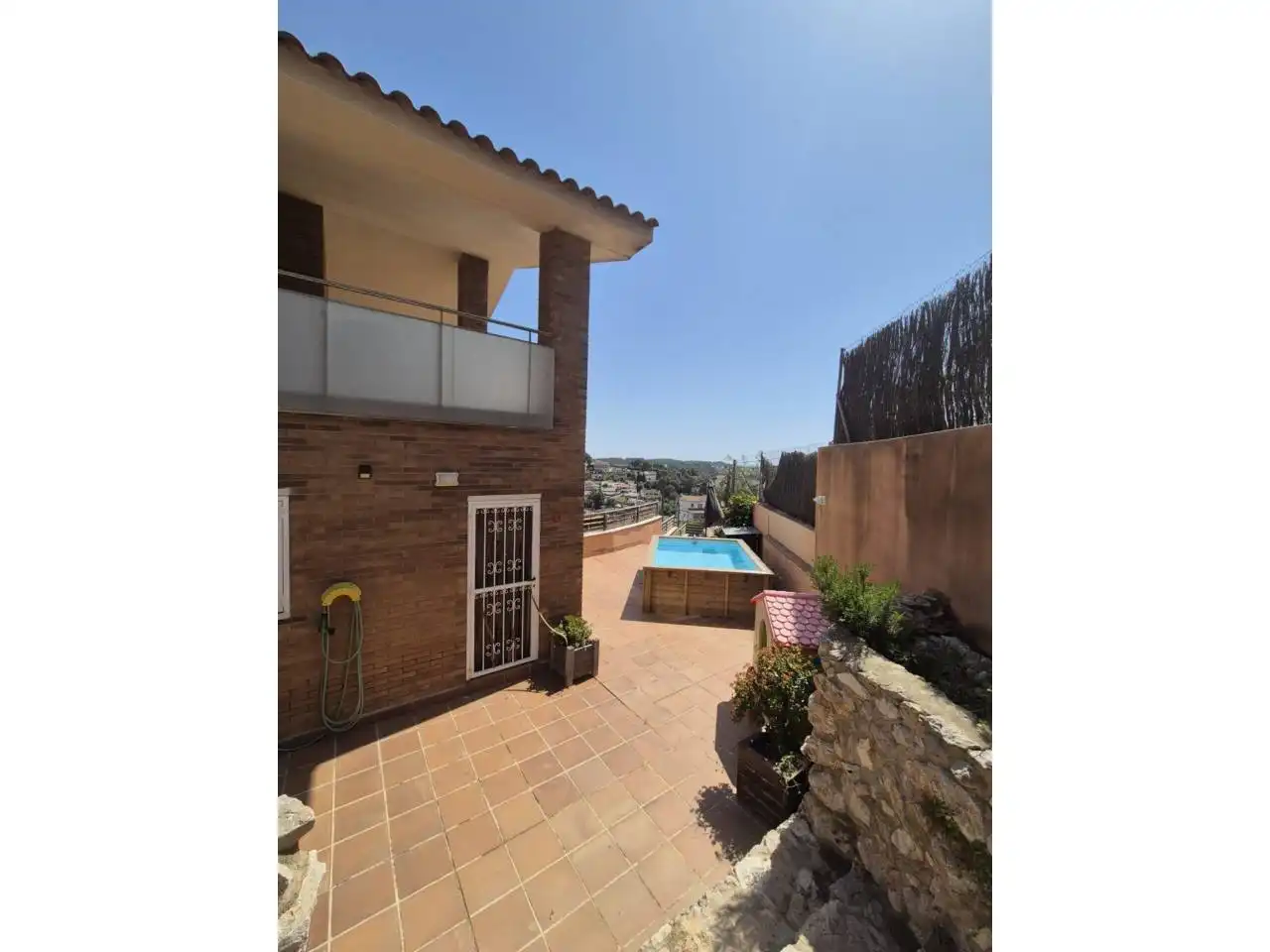 Vista exterior de Casa o xalet en venda en Cubelles amb Terrassa i Piscina