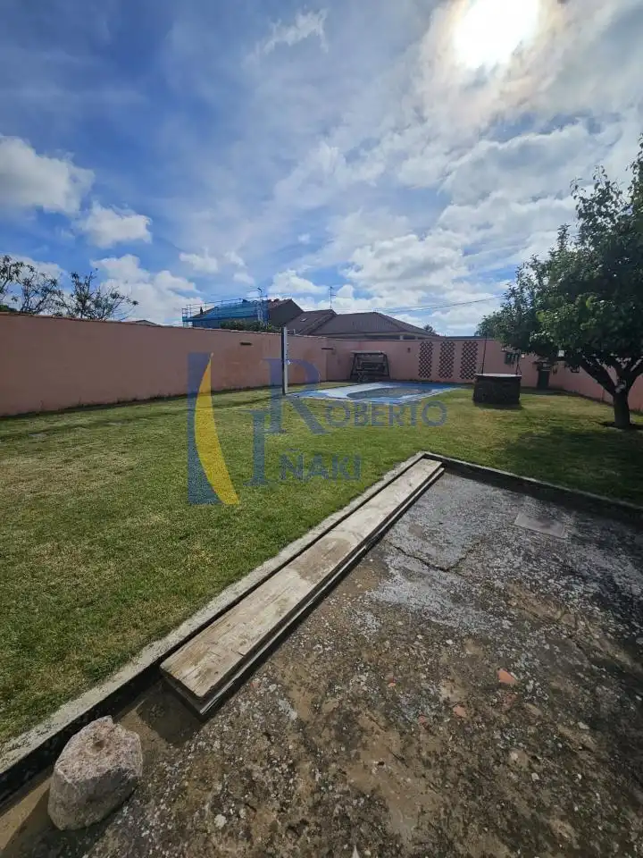 Casa o chalet en venta en Cubillas de los Oteros con Calefacción, Jardín privado y Piscina