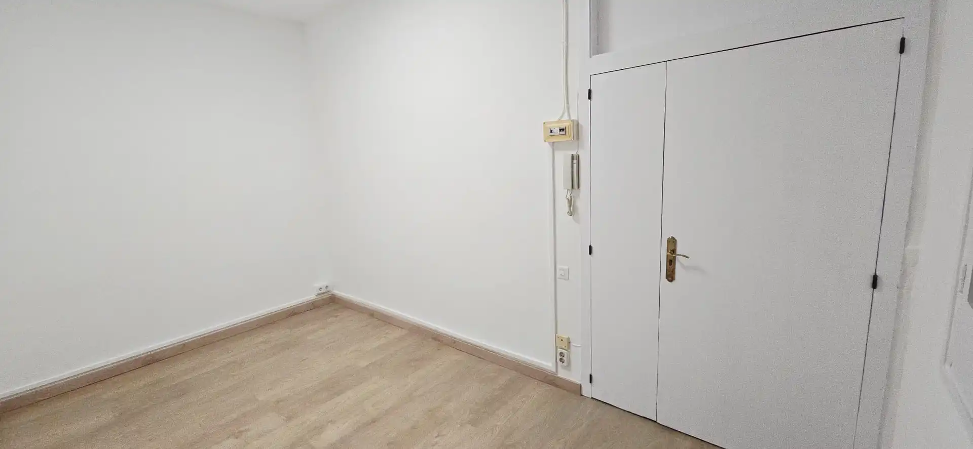 Habitación de Oficina de alquiler en Ciutat Vella