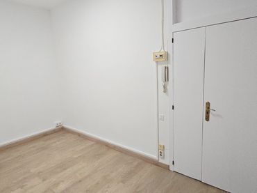 Bureau avec ascenseur à louer à Carrer de Pelai