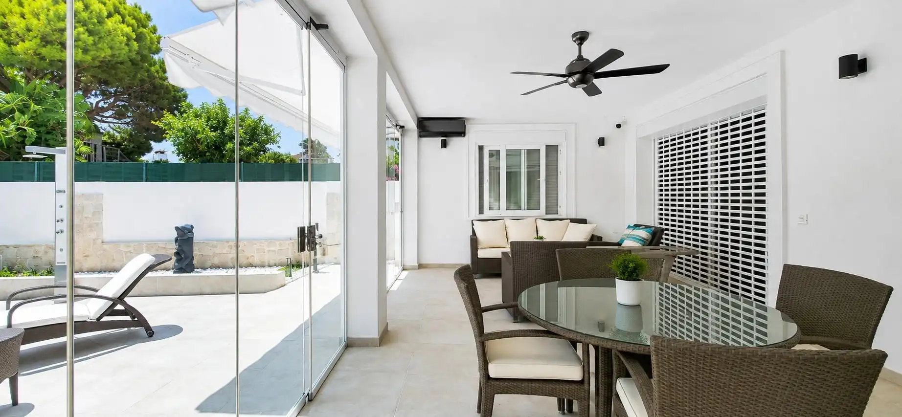 Terrassa de Casa o xalet en venda en Marbella amb Aire condicionat, Calefacció i Jardí privat