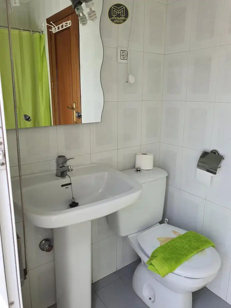 Bathroom of Duplexes for rent in Jaén  with Terrace and Balcony