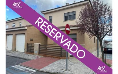 Exterior view of Single-family semi-detached for sale in Sonseca  with Air Conditioner, Heating and Private garden