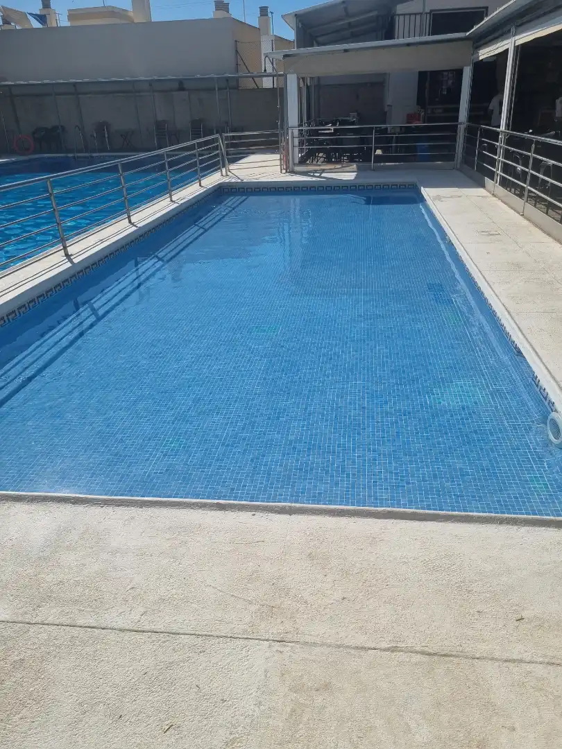 Piscina de Casa adosada de alquiler en San Fernando con Aire acondicionado, Calefacción y Jardín privado