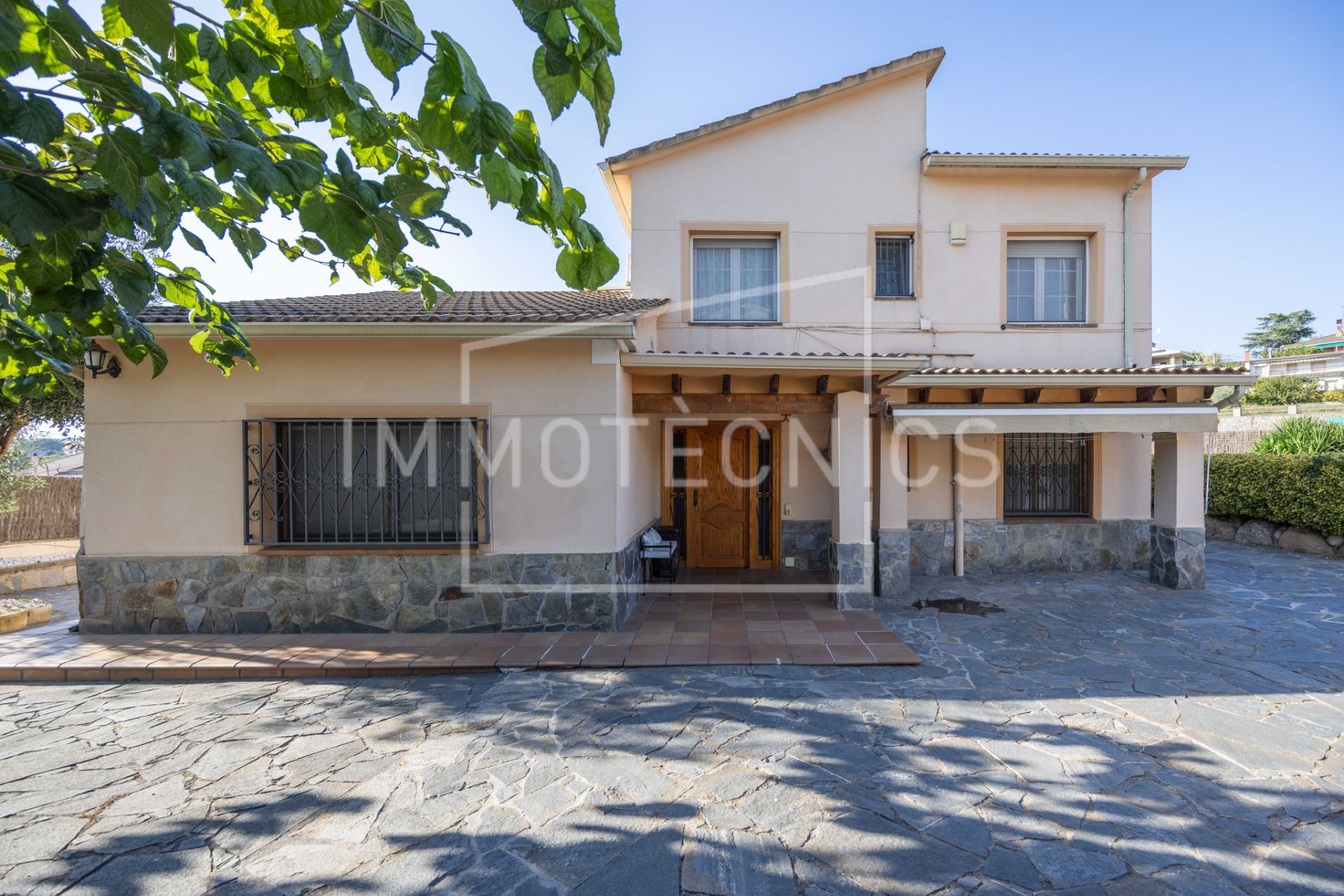 Vista exterior de Casa o xalet en venda en Lliçà de Vall amb Calefacció, Jardí privat i Terrassa