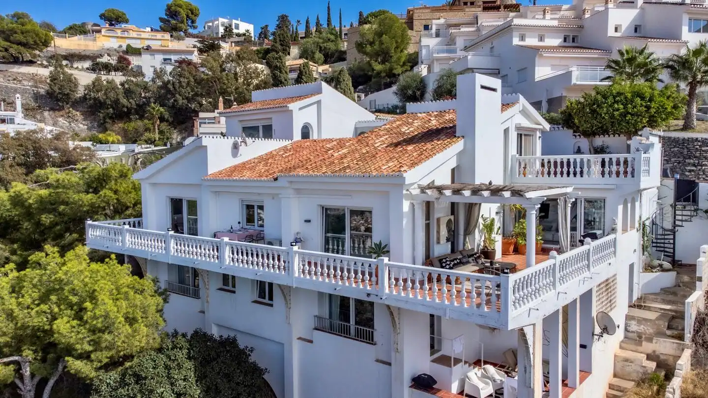 Vista exterior de Casa o chalet en venta en Almuñécar con Aire acondicionado, Terraza y Trastero