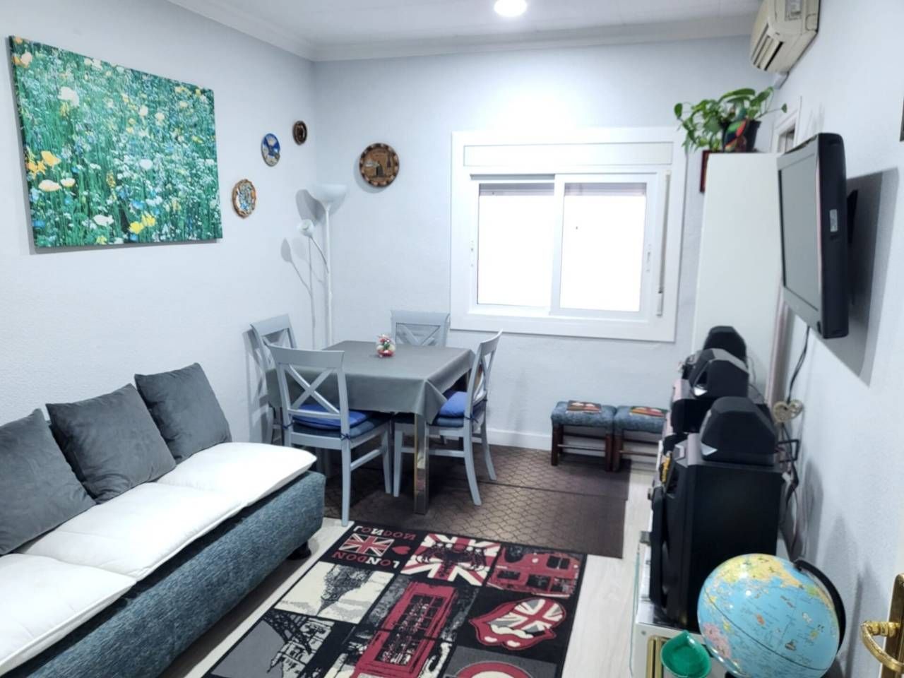 Sala d'estar de Pis en venda en Badalona amb Aire condicionat i Parquet