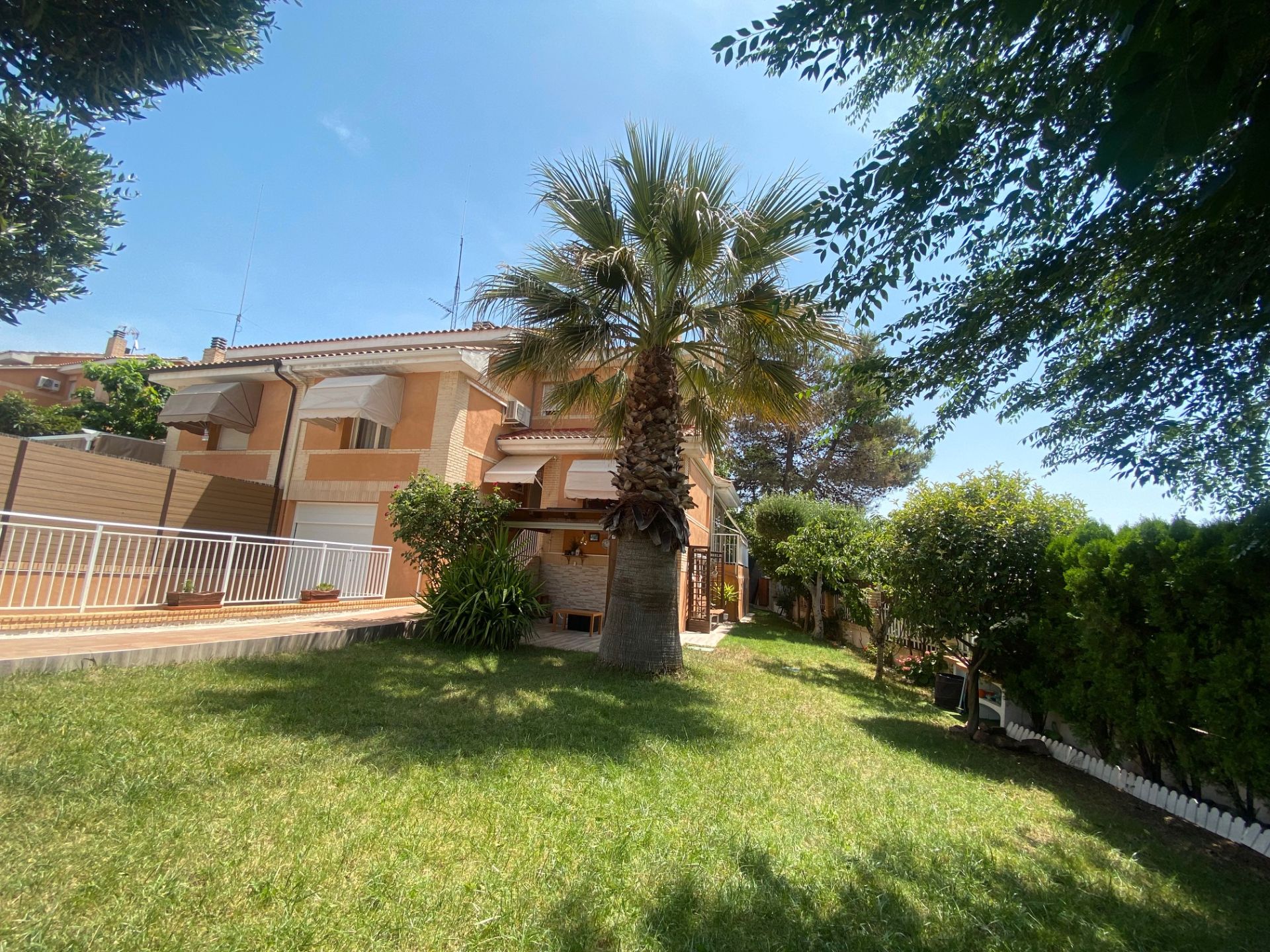 Garden of House or chalet for sale in Serranillos del Valle  with Air Conditioner, Heating and Private garden