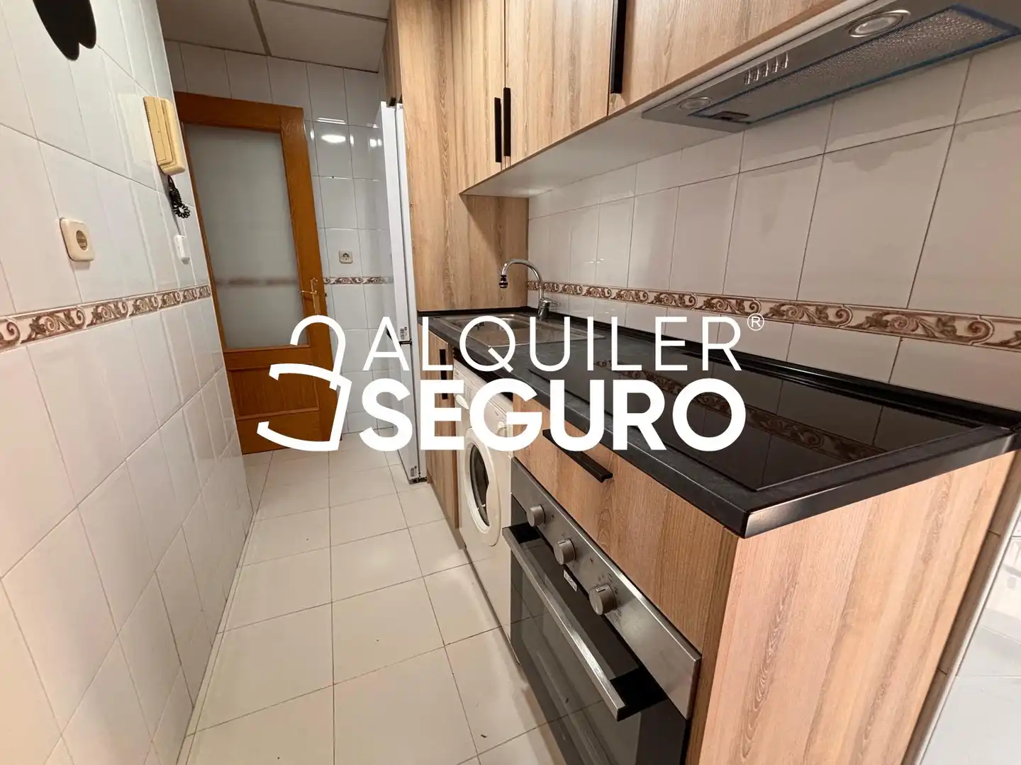 Kitchen of Flat for rent in Madrid  with Air Conditioner and Heating