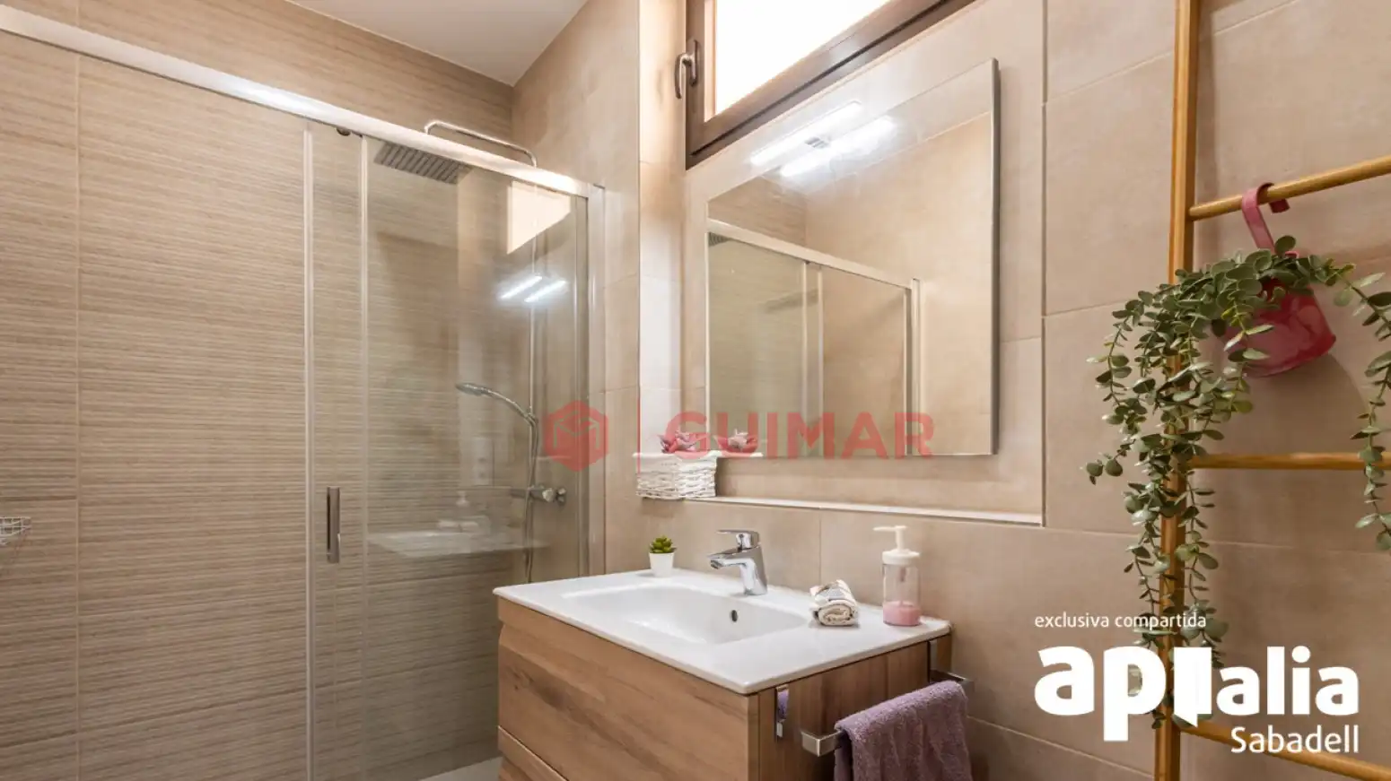 Bathroom of Flat for sale in Sabadell  with Air Conditioner, Heating and Private garden