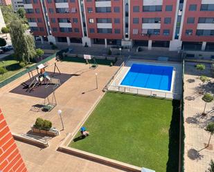 Piscina de Pis en venda en  Logroño amb Aire condicionat, Calefacció i Parquet