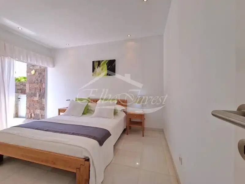 Dormitori de Casa o xalet en venda en Adeje amb Aire condicionat, Jardí privat i Terrassa