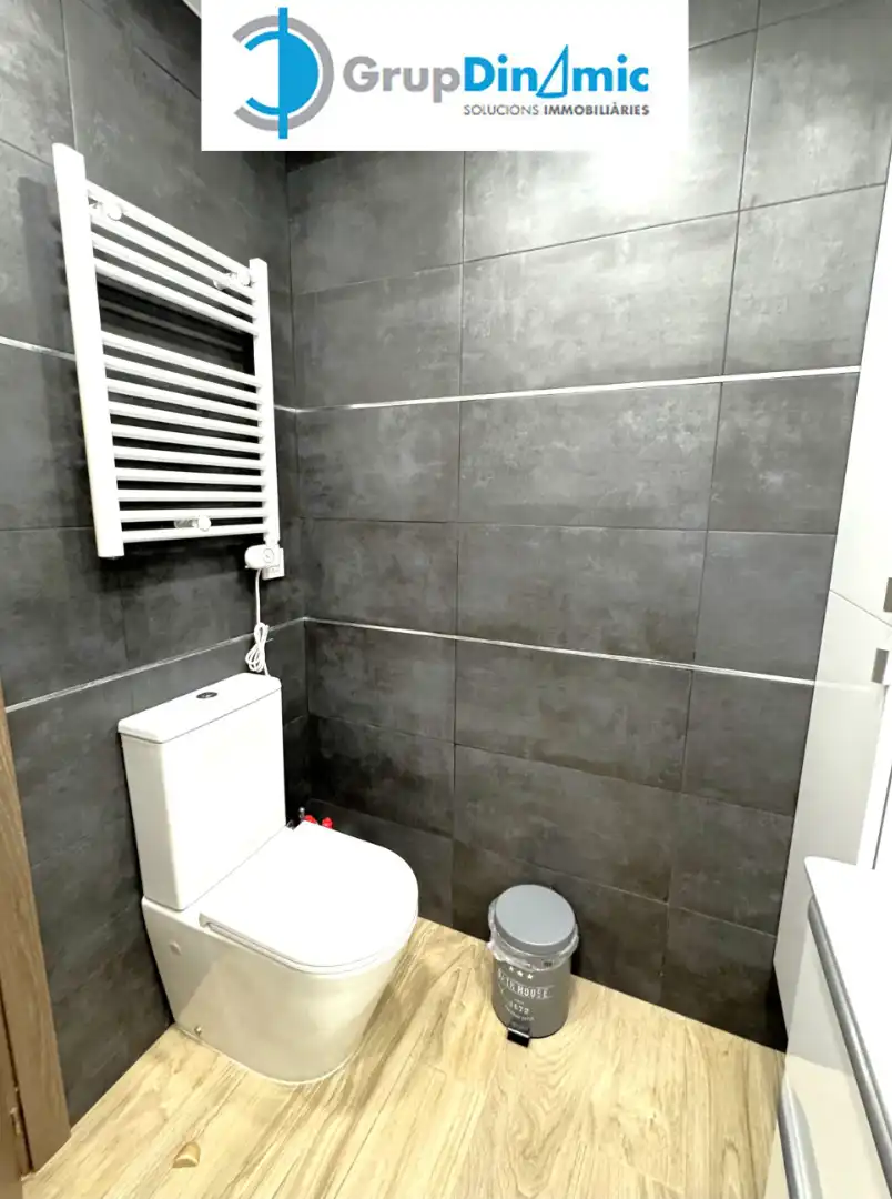Bathroom of Flat for sale in Palamós  with Air Conditioner, Heating and Parquet flooring