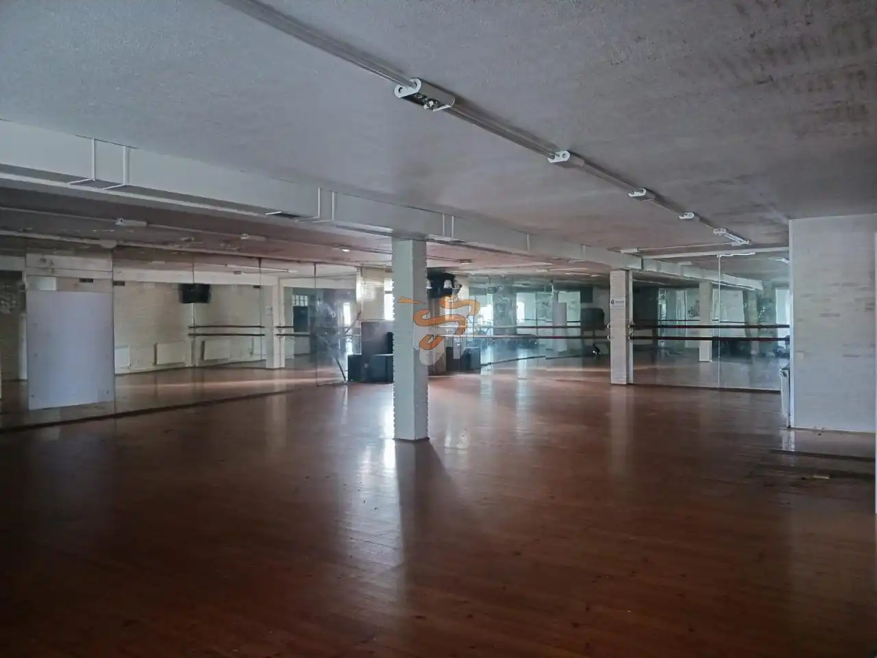 Locale commerciale in vendita a Caranza