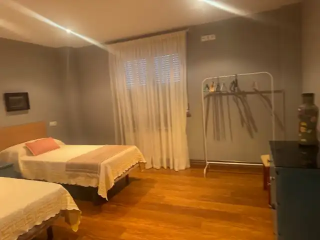 Dormitori de Casa o xalet en venda en Castropol amb Calefacció, Jardí privat i Parquet