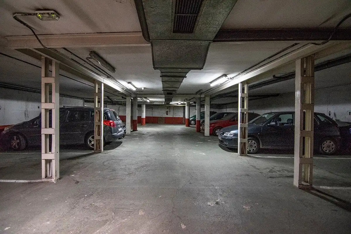 Parkplatz von Garage zur Miete in Madrid