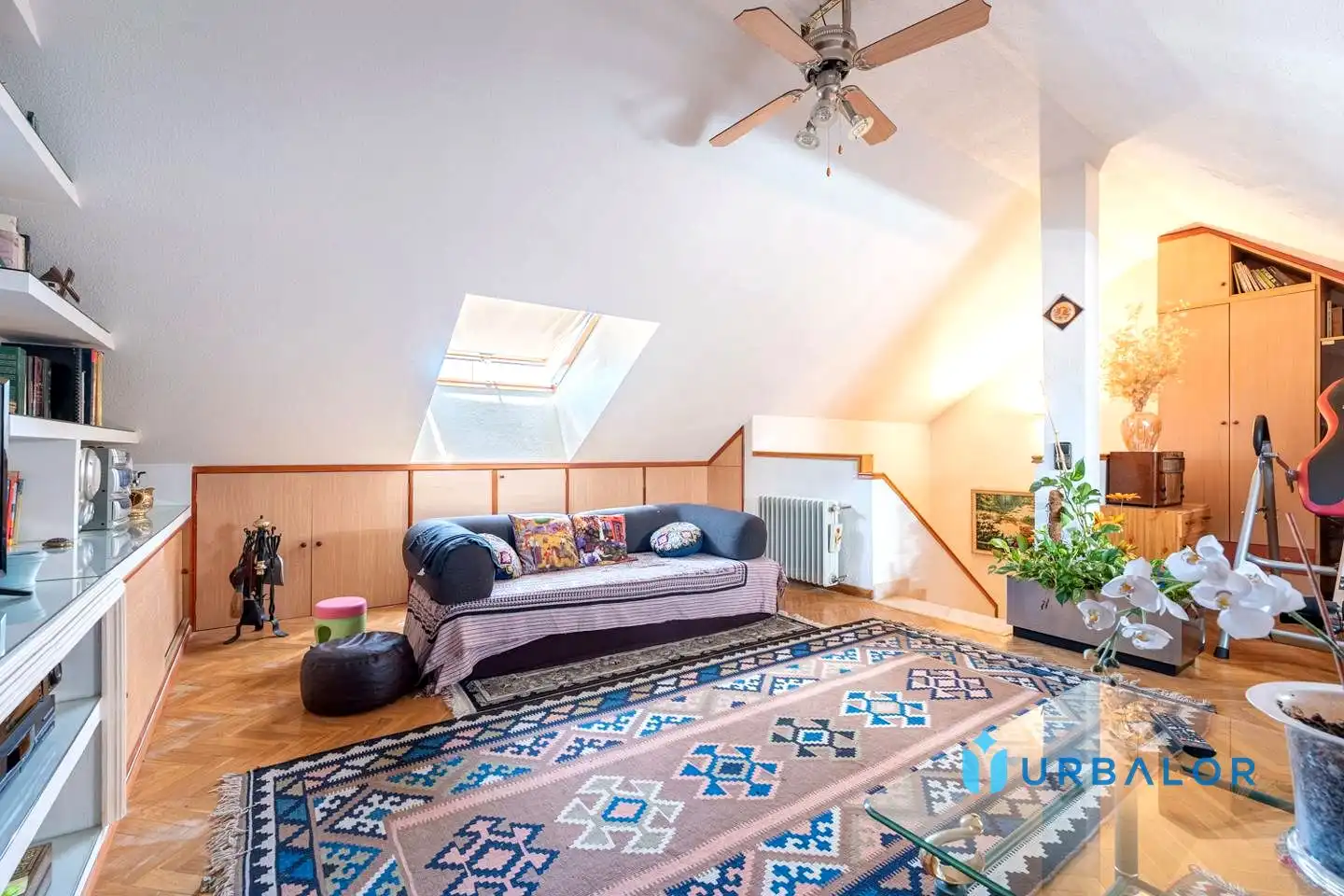 Sala de estar de Casa adosada en venta en Alcorcón con Calefacción, Jardín privado y Parquet